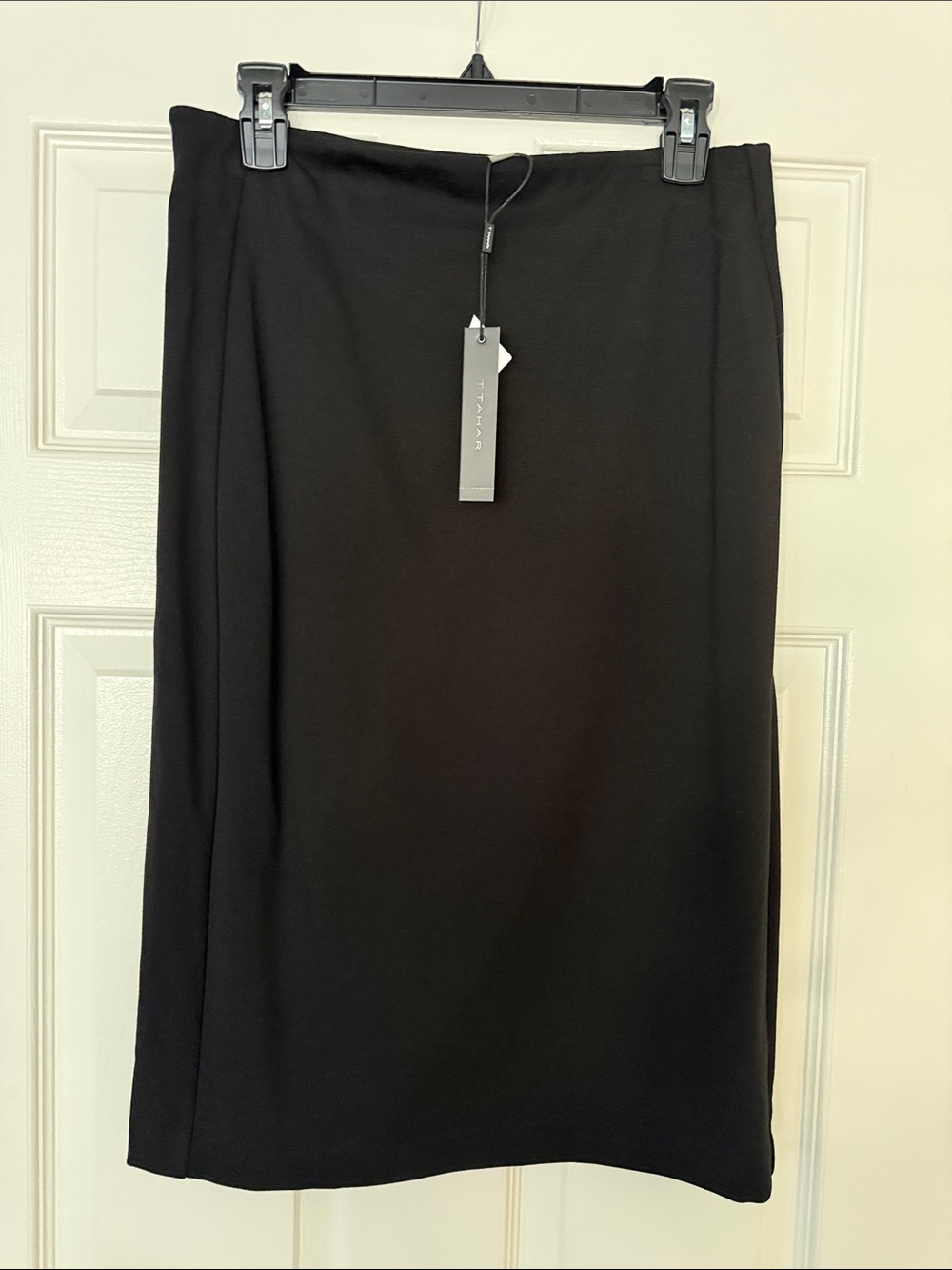 Tahari Black Straight Pencil Skirt - Sleek Office Essential
